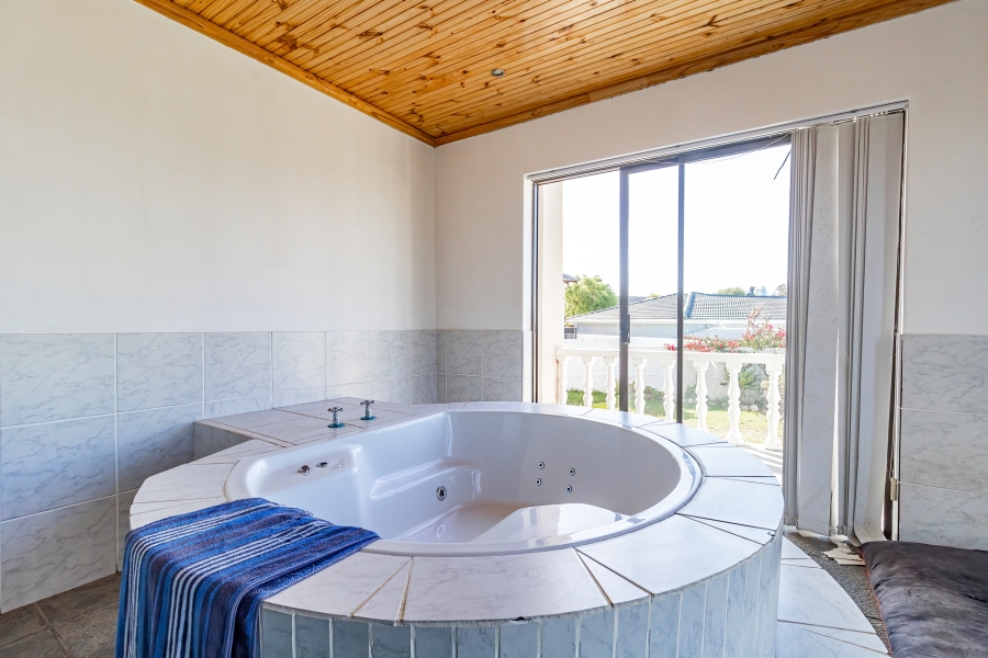 3 Bedroom Property for Sale in Country Club Western Cape